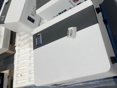 Bateria de parede com pés