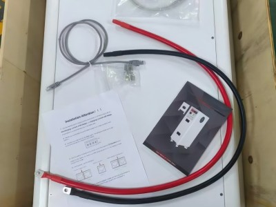 Equipado com diversos chicotes elétricos de bateria correspondentes e peças de reposição