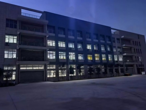 Quem somos: Um fabricante profissional de sistemas de armazenamento de energia com baterias de lítio