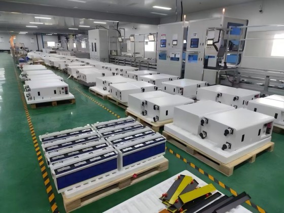 Das células de bateria aos sistemas completos: padrões de fabricação por trás das baterias de lítio de alta qualidade para armazenamento de energia solar